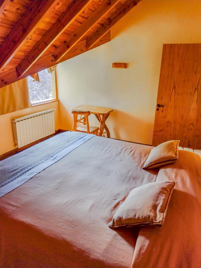 Hotel Y Cabanas Casa De Piedra Trevelín Екстериор снимка