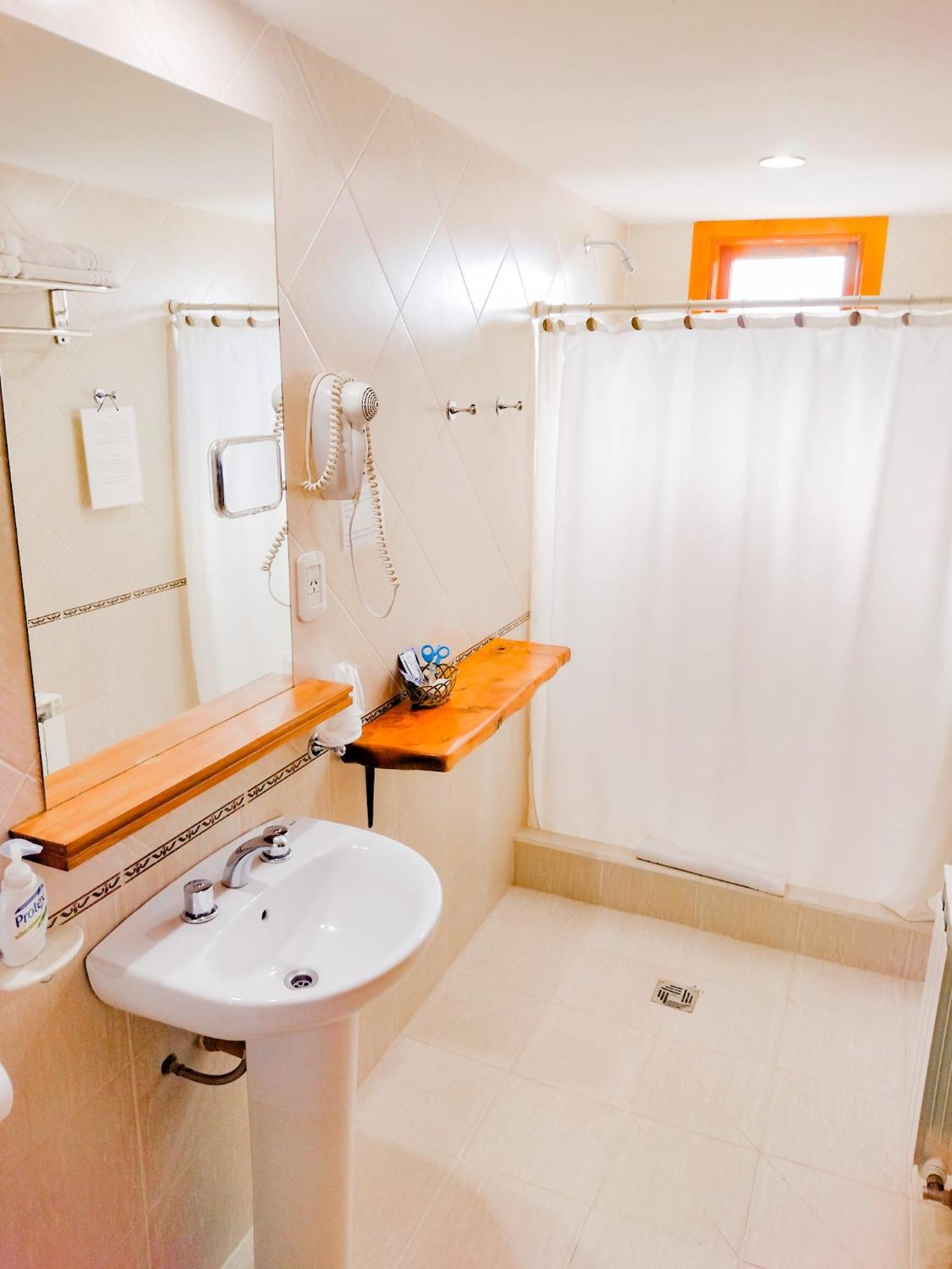Hotel Y Cabanas Casa De Piedra Trevelín Екстериор снимка