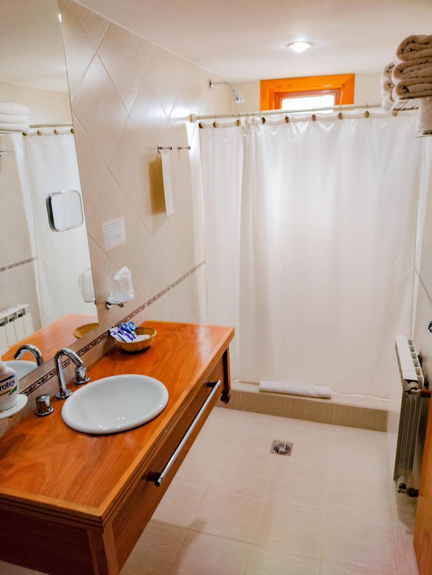 Hotel Y Cabanas Casa De Piedra Trevelín Екстериор снимка