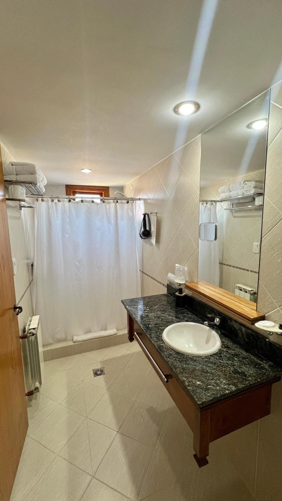 Hotel Y Cabanas Casa De Piedra Trevelín Екстериор снимка