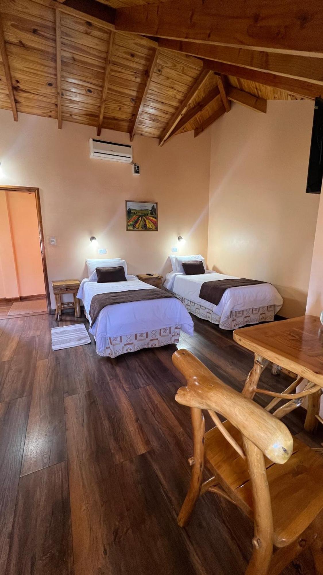 Hotel Y Cabanas Casa De Piedra Trevelín Екстериор снимка