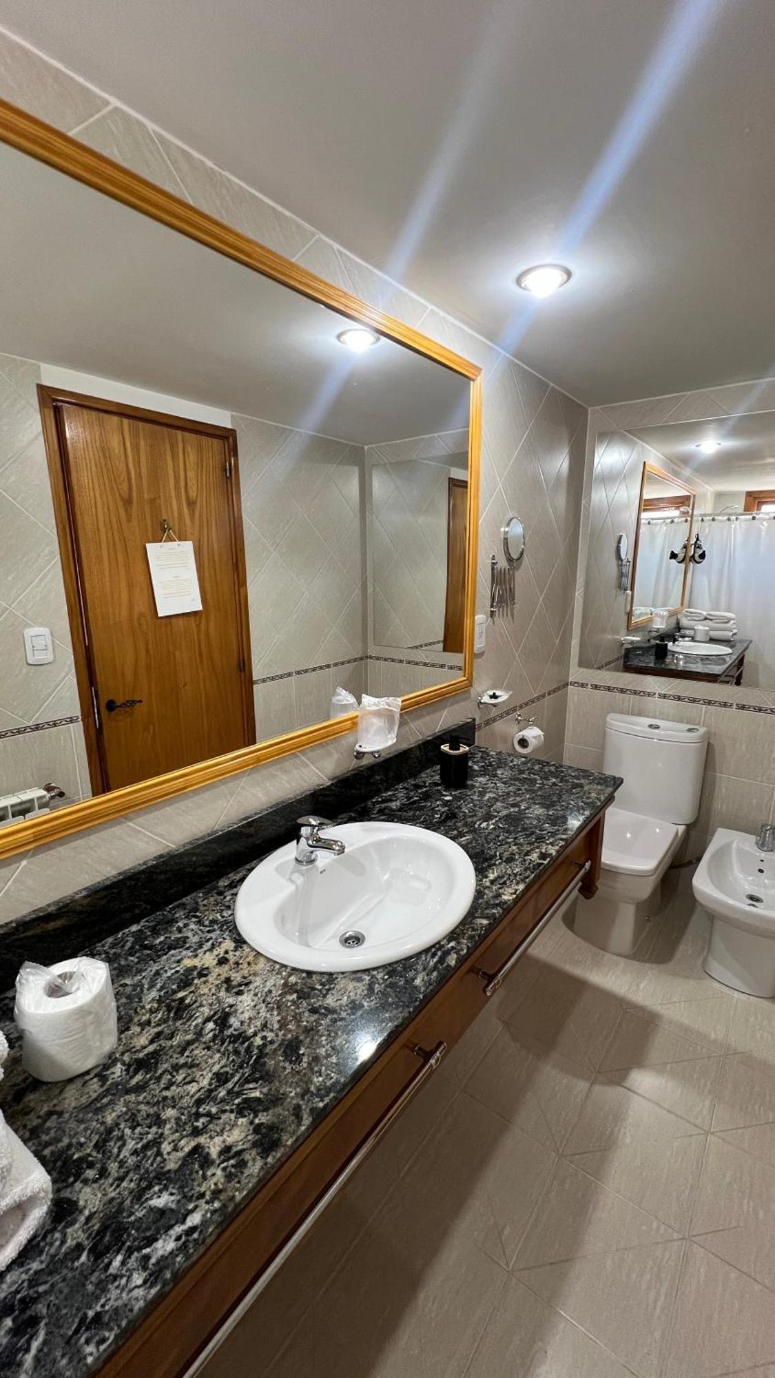Hotel Y Cabanas Casa De Piedra Trevelín Екстериор снимка