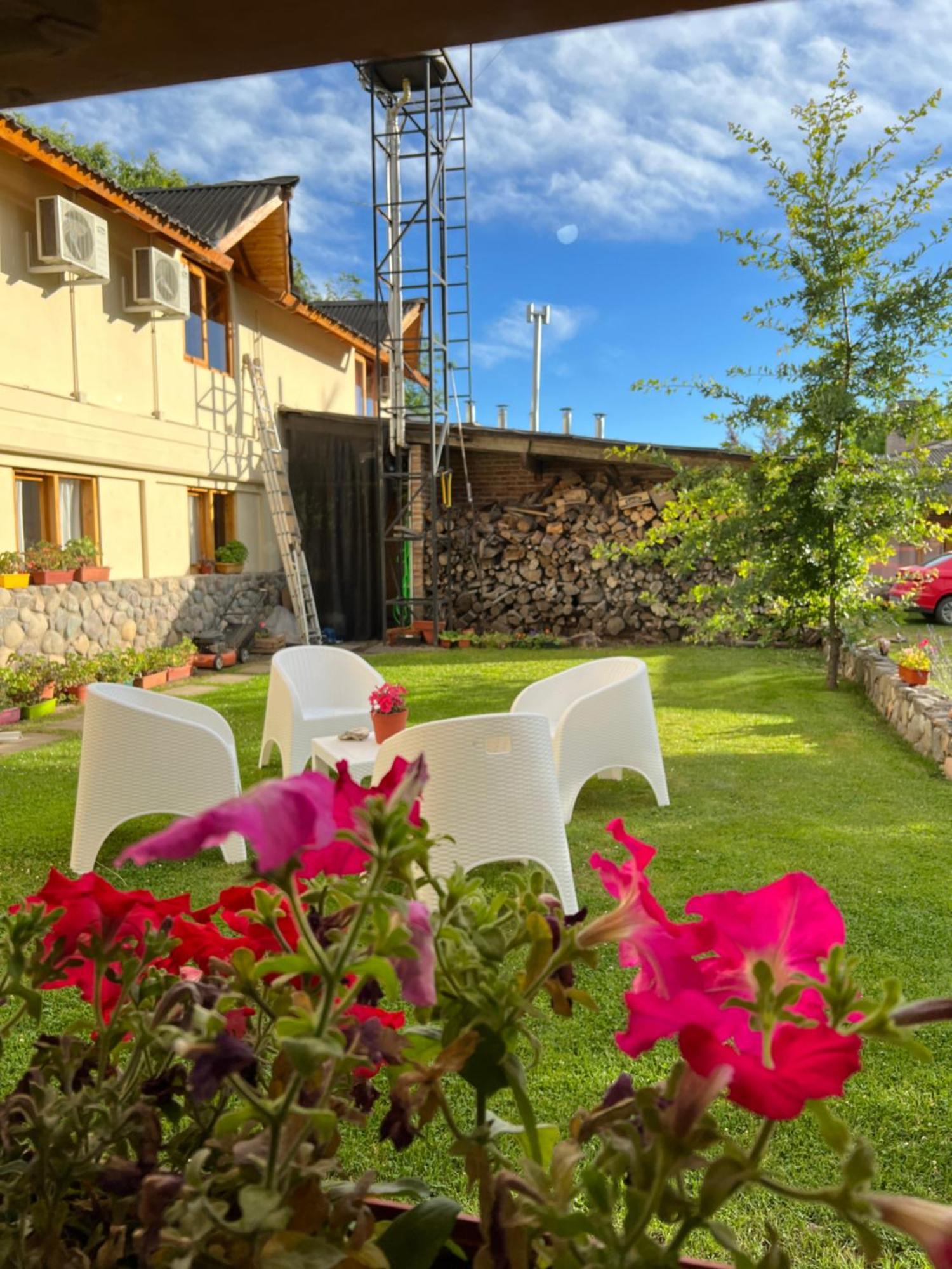 Hotel Y Cabanas Casa De Piedra Trevelín Екстериор снимка